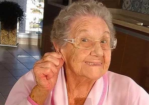 Palmirinha recebe alta após 7 dias em hospital