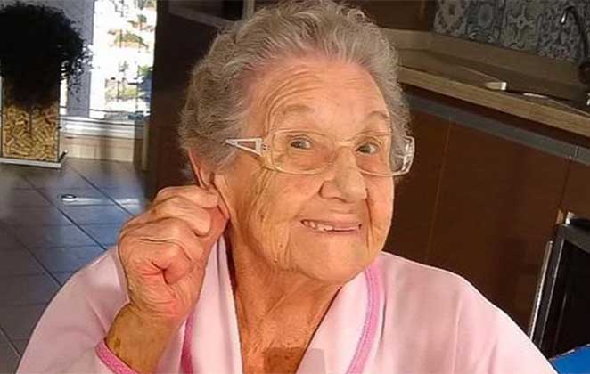 Palmirinha recebe alta após 7 dias em hospital