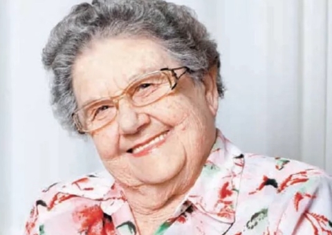 Palmirinha tem alta da UTI e segue internada em hospital