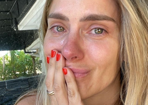 Carolina Dieckmann se emociona ao rever cena de Laços de Família