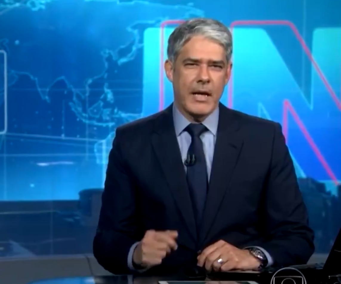 William Bonner imita Bolsonaro no Jornal Nacional; veja vídeo