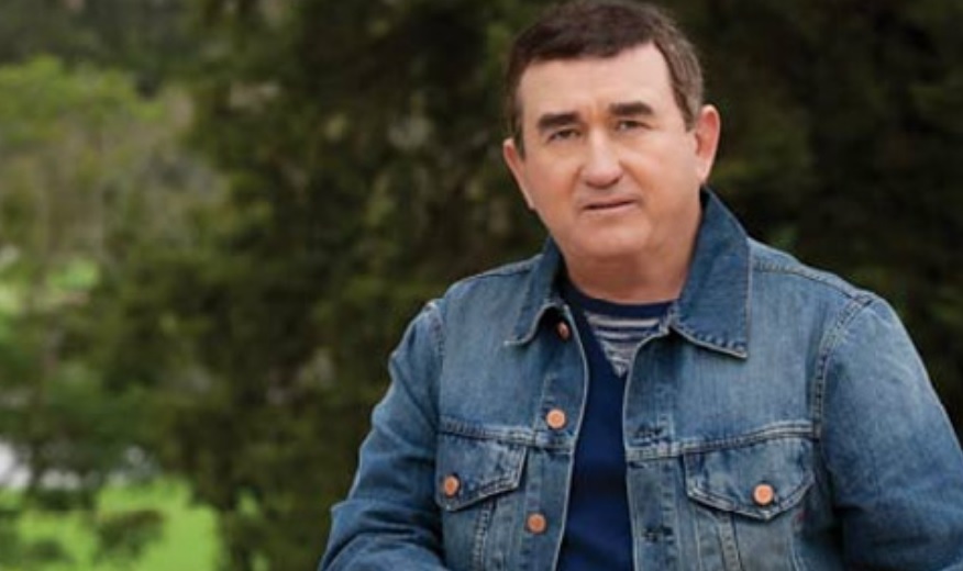 Amado Batista fez show com público aglomerado antes de contrair Covid-19