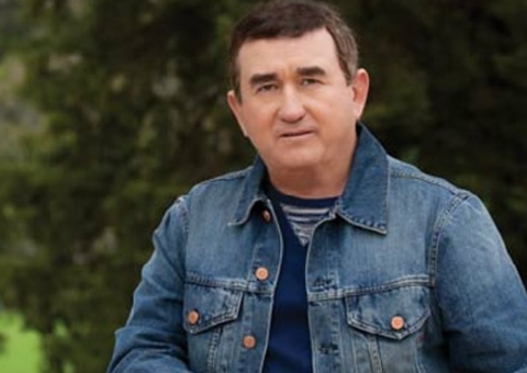 Amado Batista fez show com público aglomerado antes de contrair Covid-19