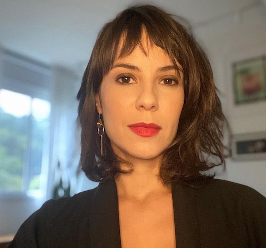 Andréia Horta é diagnosticada com Covid; Globo estuda diminuir atividades 