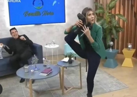 Convidada dança Calypso durante ‘Bendita Hora’ e padre Juarez cai na risada