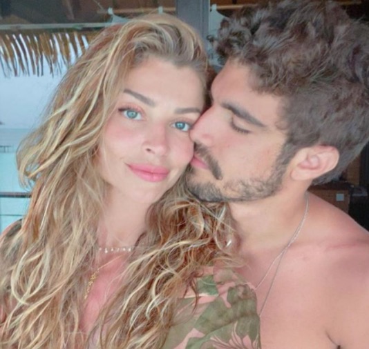 Caio Castro debocha de rumores de término com Grazi Massafera 