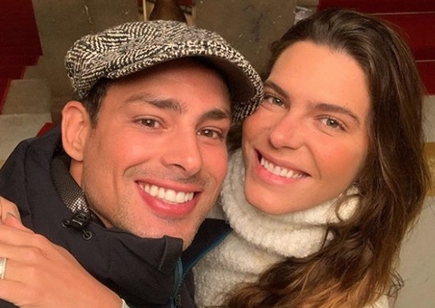 Cauã Reymond e Mariana Goldfarb posam nus em clique ousado