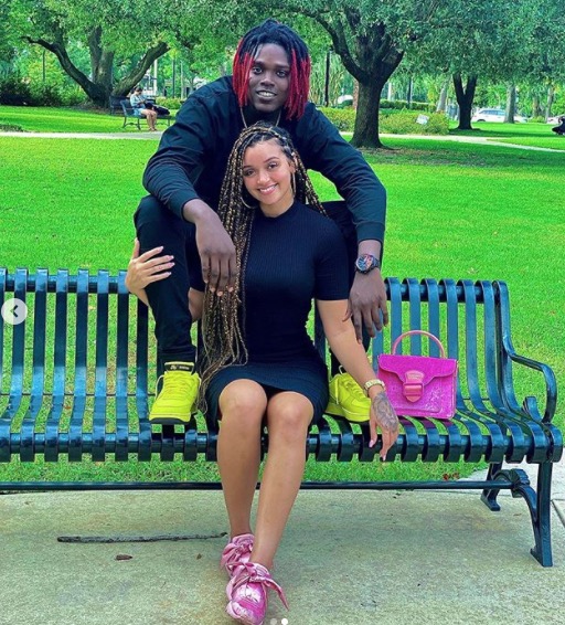 Filha de Carla Perez e Xanndy se declara para namorado gringo