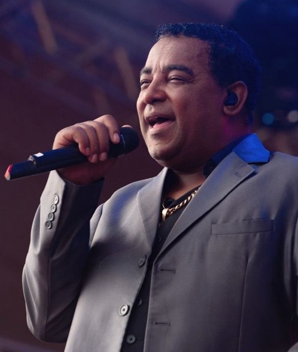 Motivo de treta, 'Raça Negra' se pronuncia sobre música para Luiza Ambiel 