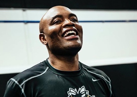 Anderson Silva se despede do MMA com texto emocionante: 'sentimento de paz'