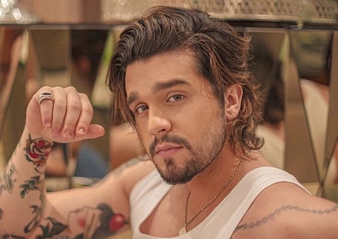 Luan Santana publica foto rara com a família: 'difícil juntar'