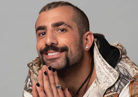 Ex-BBB Kaysar exibe corpo musculoso e fãs babam 