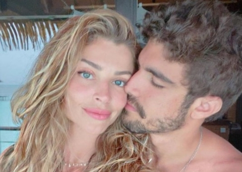 Caio Castro debocha de rumores de término com Grazi Massafera 