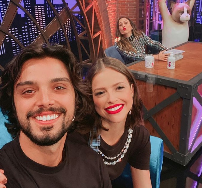 Rodrigo Simas conta sobre 'brochada' na 1ª vez com Agatha Moreira