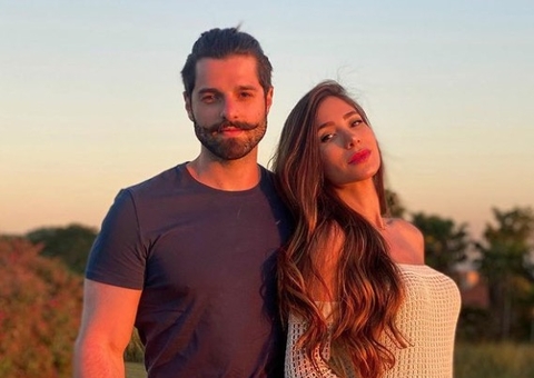 Romana Novais rebate críticas por ensaio de gestante inusitado