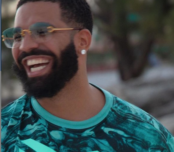 Drake lança vela com seu próprio cheiro; Saiba o valor   