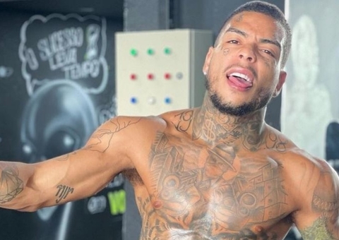 MC Kevin sofre acidente de carro 1 dia após foto com mulher nua