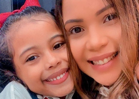 Filha da cantora Amanda Wanessa deixa hospital após cirurgia