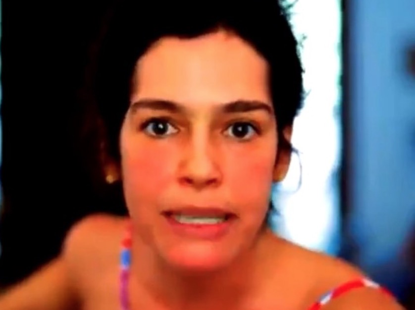 Pistola, atriz Maria Flor esculhamba governo Bolsonaro: 'zona do caralh*'