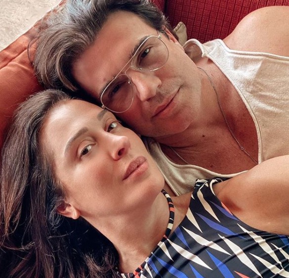 Claudia Raia se declara para marido ao comemorar 9 anos de relacionamento