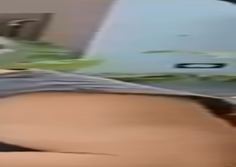 Jojo Todynho faz brincadeira ousada com JP Gadêlha em A Fazenda 