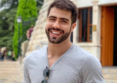 Ator Juliano Laham deve substituir Henri Castelli na 'Dança dos Famosos'