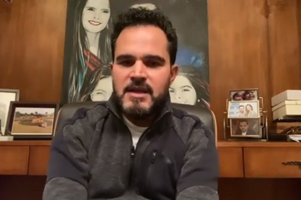 Vídeo: Luciano Camargo é diagnosticado com Covid-19