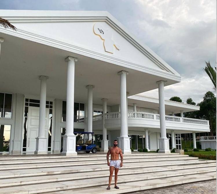 Gusttavo Lima deixa mansão e negocia compra de apartamento de luxo 