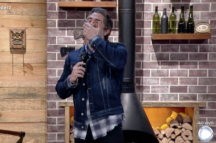 Marcos Mion chora, pede calma ao diretor e revela crise de ansiedade