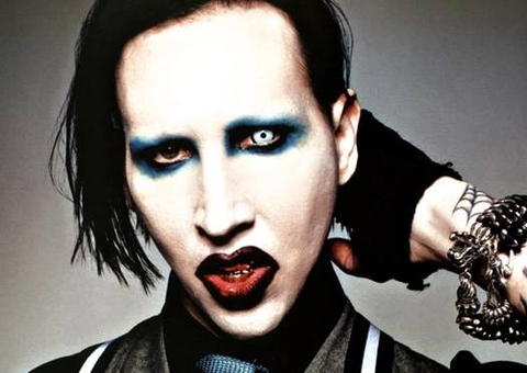 Marilyn Manson é acusado por mais uma mulher de agressão com arma na cabeça