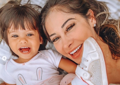 No hospital, Mayra Cardi diz que filha tem problema de saúde e desabafa