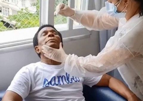 Neguinho da Beija-Flor é internado com Covid-19 
