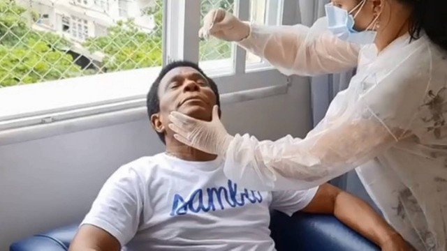 Neguinho da Beija-Flor é internado com Covid-19 