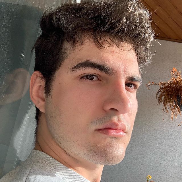 Cantor Jão é confirmado no 'Camarote' do BBB21, diz Leo Dias   