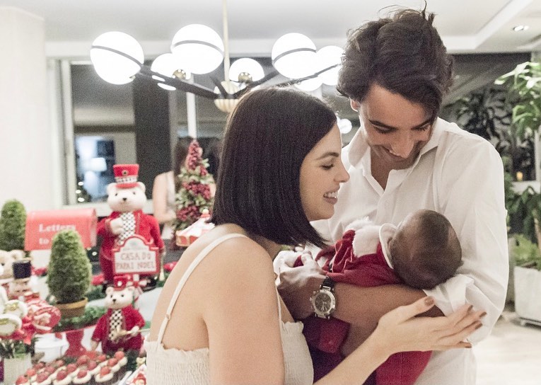 Sthefany Brito mostra rostinho do filho em comemoração de 1 mês de vida