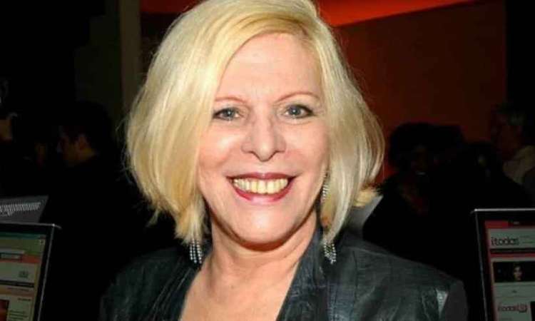 Cantora Vanusa morre aos 73 anos em Santos