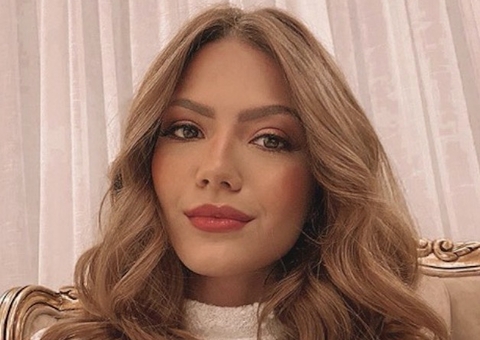 Sarah Poncio se revolta com críticas por não abraçar filho adotivo em foto 