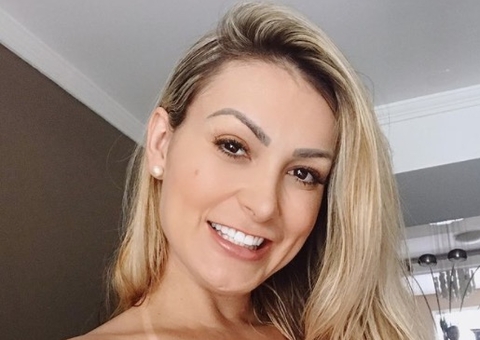 Andressa Urach escolhe nova igreja e relembra 'fundo do poço' na Universal