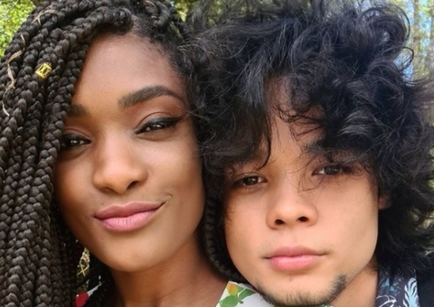 Erika Januza e filho de Carol Nakamura postam 1ª foto como casal