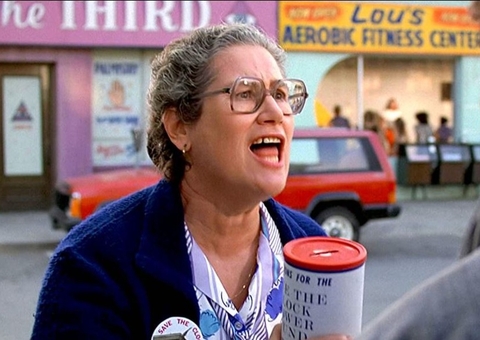 Atriz Elsa Raven, de 'De Volta para o Futuro', morre aos 91 anos 