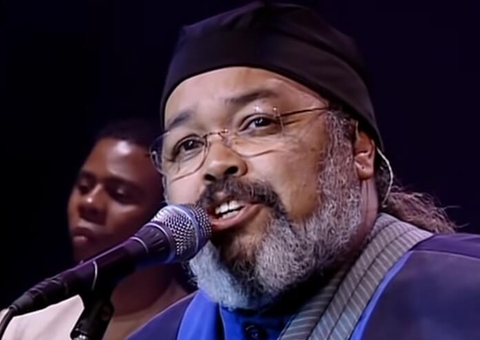 Jorge Aragão recebe alta da UTI após ser internado com Covid-19