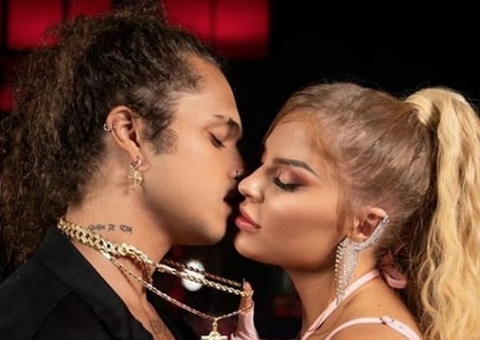 Luísa Sonza e Vitão dão primeiro beijo em público durante show; veja vídeo