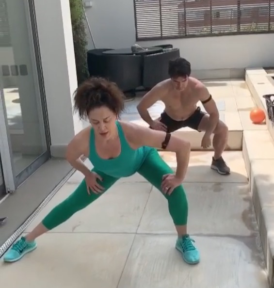 Claudia Raia é investigada por publicar treino em casa no Instagram