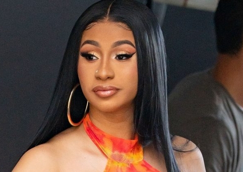 Cardi B se pronuncia após divulgar nudes sem querer 