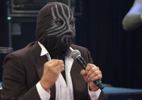 No 'Altas Horas', Mister M tira a máscara e fala sobre projetos no Brasil