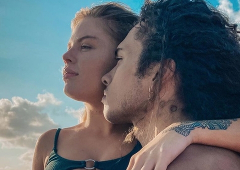 Luísa Sonza assume namoro com Vitão em fotos calientes 