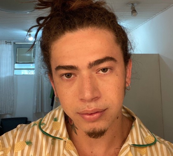 Whindersson Nunes promete piadas sobre Vitão em especial da Netflix 