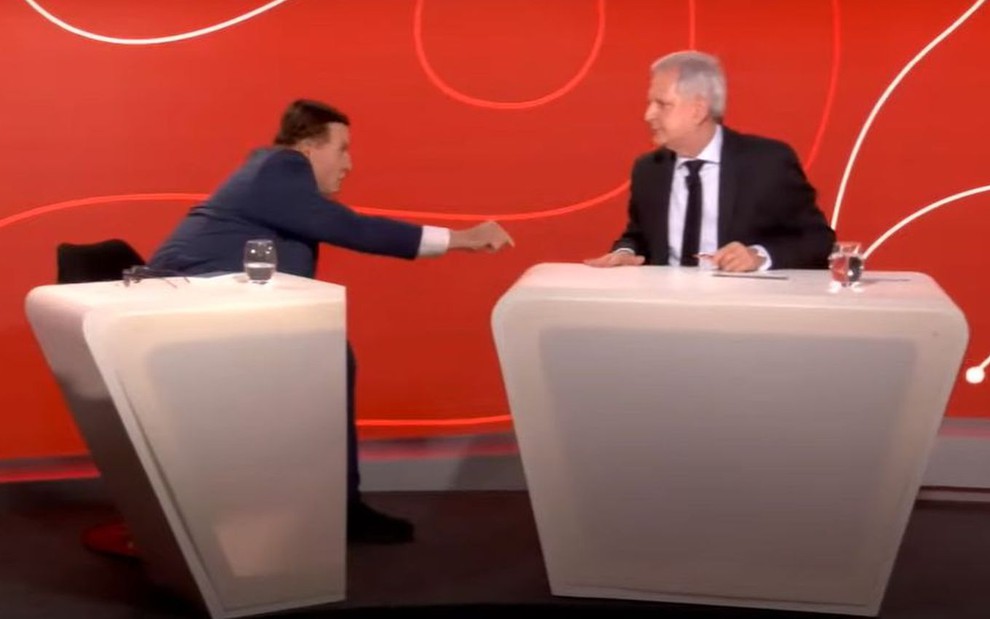 Vídeo: Roberto Cabrini se exalta com apresentador e web reage