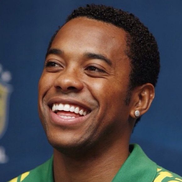 Robinho decide homenagear Bolsonaro com gol e se diz perseguido pela Globo