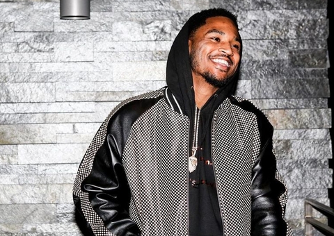 Após ser curado da Covid, cantor dá festa para 500 pessoas em boate